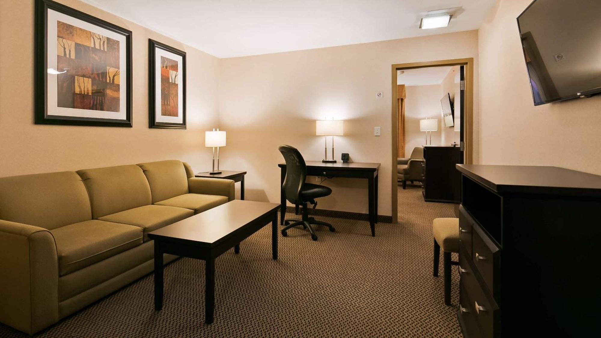 Best Western Bonnyville Inn & Suites Exterior photo